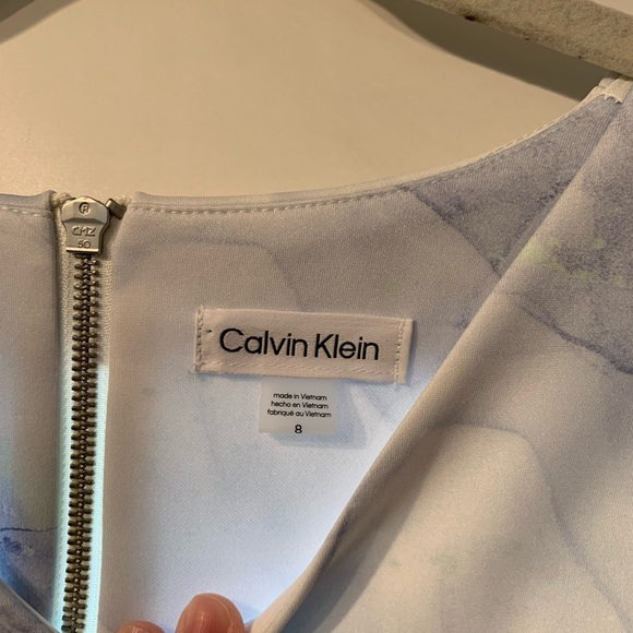 Calvin Klein Blue and White Sheath Dress V-Neck Midi - Picture 3 of 6